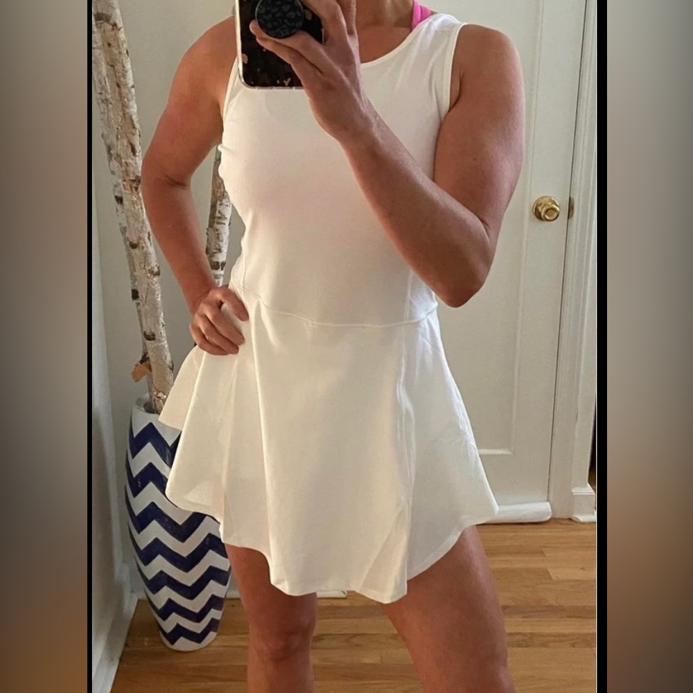 ⭐️ EUC LULULEMON S 8  white dress